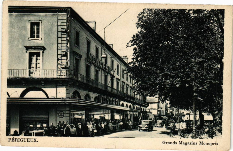 Carte postale ancienne Perigueux-Grands Magasins Monoprix à Périgueux
