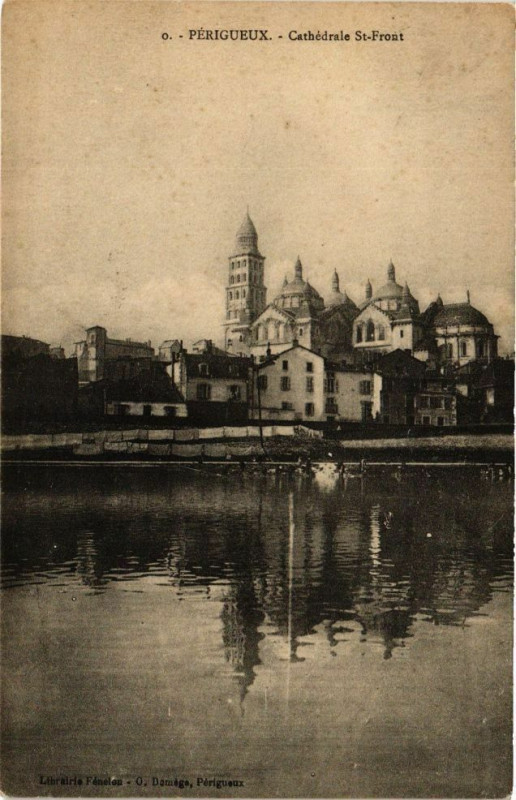 Carte postale ancienne Perigueux-Cathédrale Saint-Front à Périgueux