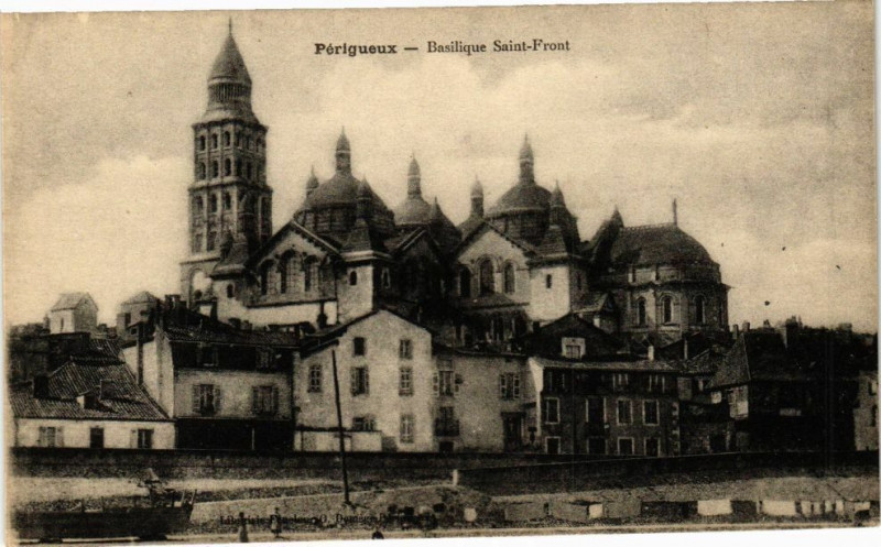 Carte postale ancienne Perigueux-Basilique Saint-Front à Périgueux