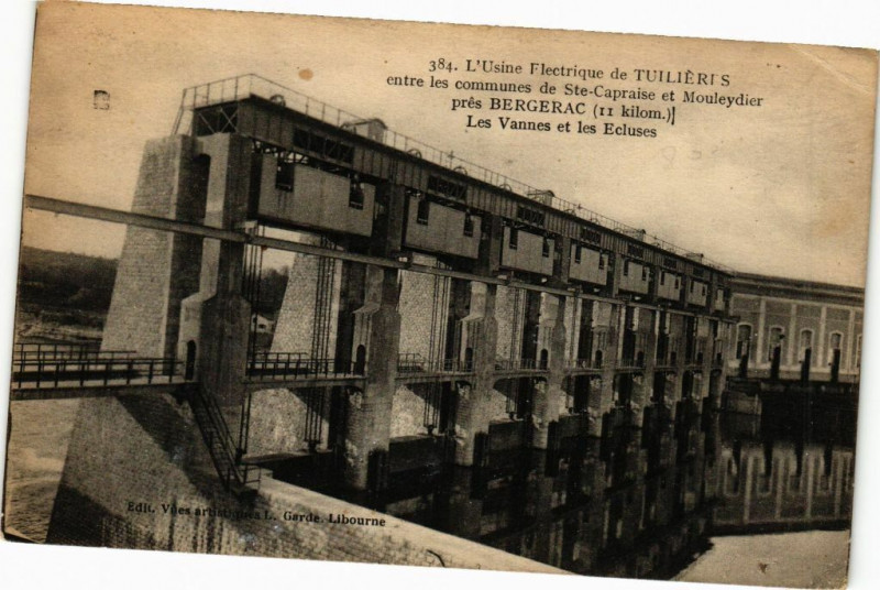Carte postale ancienne L'Usine Electrique de Tuilieres entre les communes de Sainte-Capraise