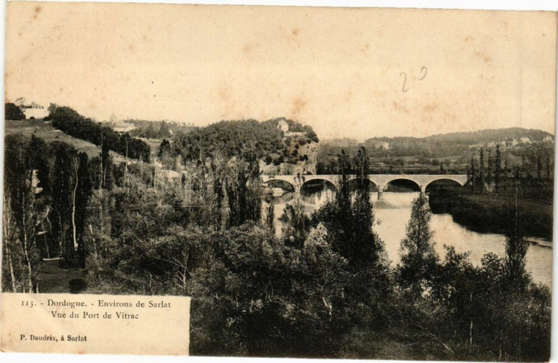 Carte postale ancienne Dordogne - Environs de Sarlat-Vue du Port de Vitrac à Vitrac