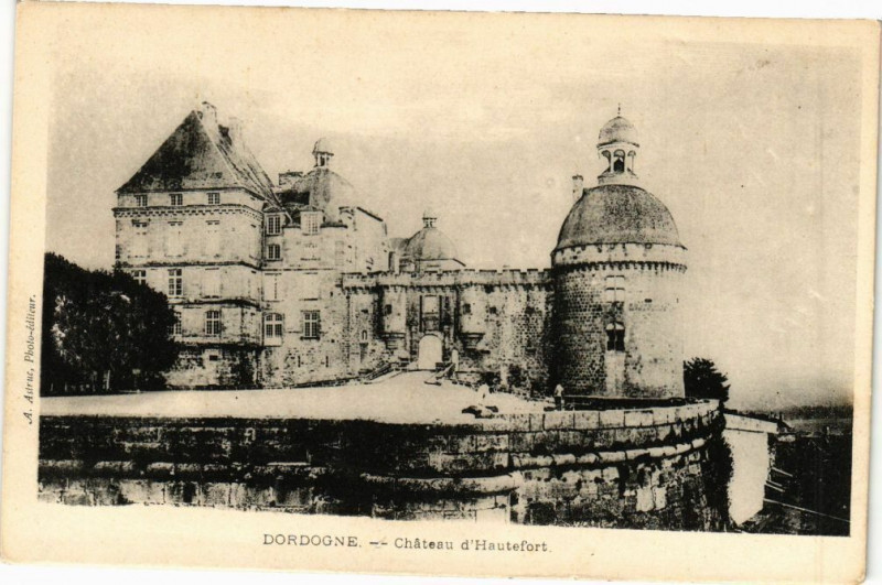 Carte postale ancienne Dordogne - Chateau d'Hautefort à Hautefort