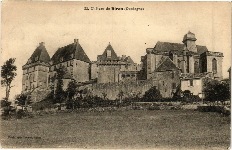 Carte postale ancienne Chateau de Biron à Biron