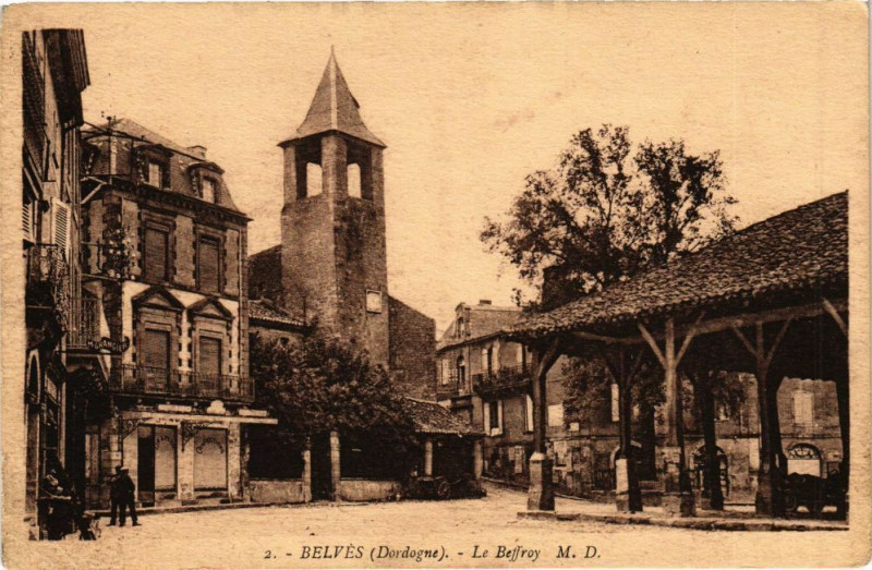 Carte postale ancienne Belves-Le Beffroy
