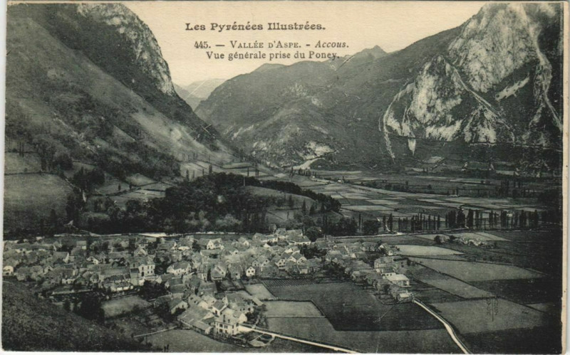 Carte postale ancienne Vallée d'Aspe Vue Generale Accous à Accous