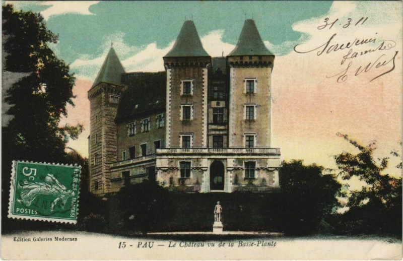 Carte postale ancienne Pau - Le Chateau vu de la Basse Plante à Pau
