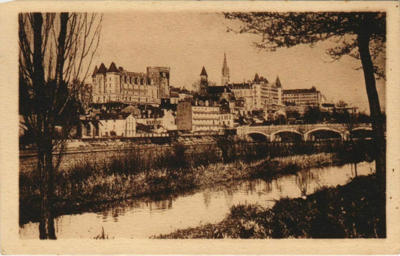 Carte postale ancienne Pau - Vue Panoramique à Pau