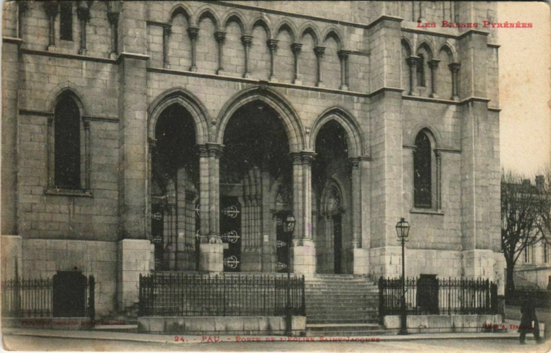 Carte postale ancienne Pau - Porte de L'Eglise Saint-Jacques à Pau