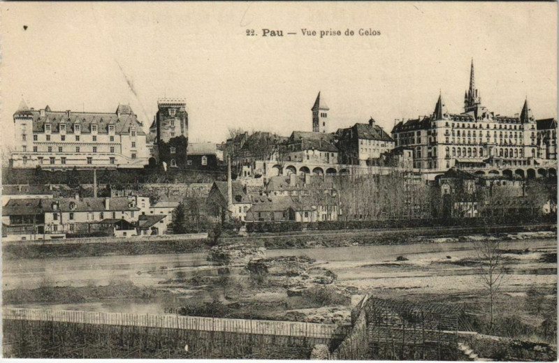 Carte postale ancienne Pau - Vue Prise de Gelos à Pau