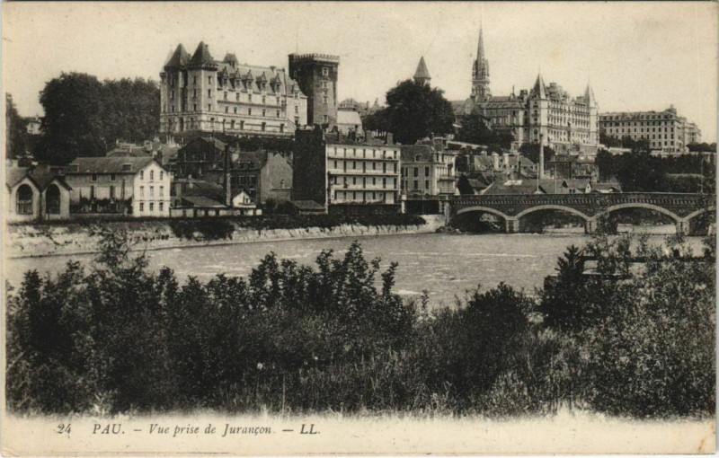 Carte postale ancienne Pau - Vue Prise de Jurancon à Pau