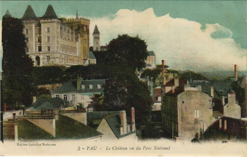 Carte postale ancienne Pau - Le Chateua vu du Parc National à Pau