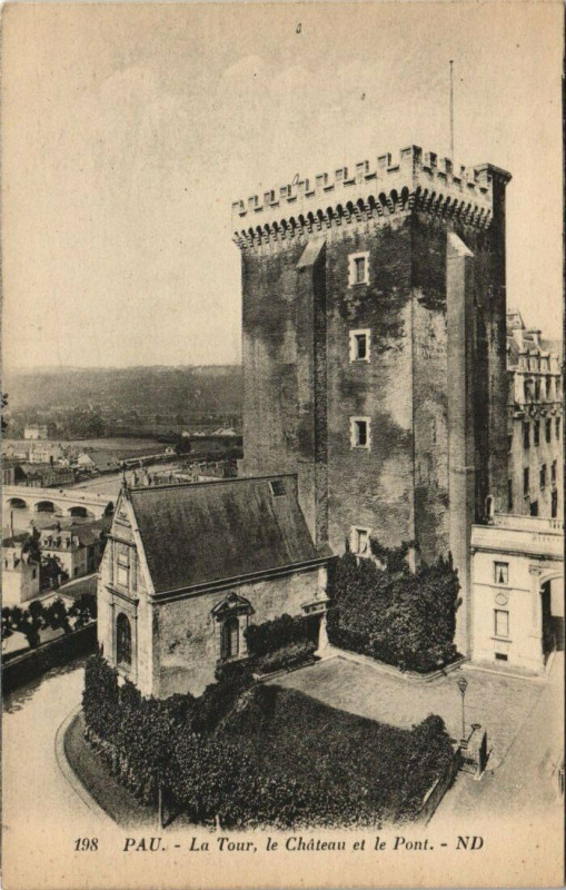 Carte postale ancienne Pau - La Tour le Chateau et le Pont à Pau