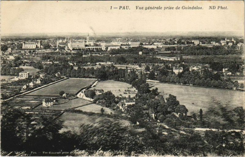 Carte postale ancienne Pau Vue générale prise de Guindalos à Pau