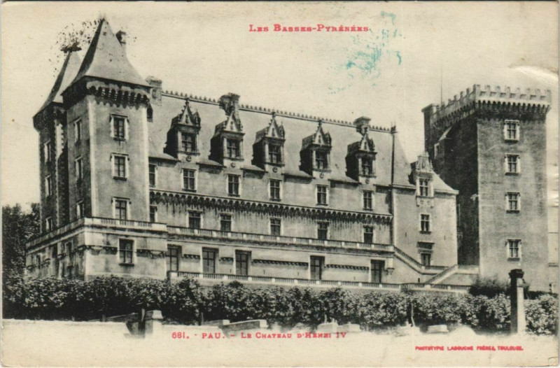 Carte postale ancienne Pau - Le Chateau d'Henri Iv à Pau