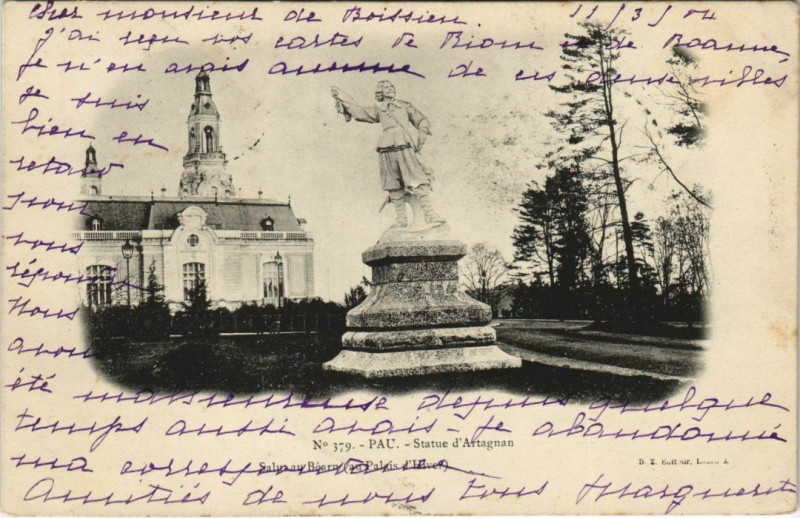 Carte postale ancienne Pau - Statue d'Artagnan à Pau