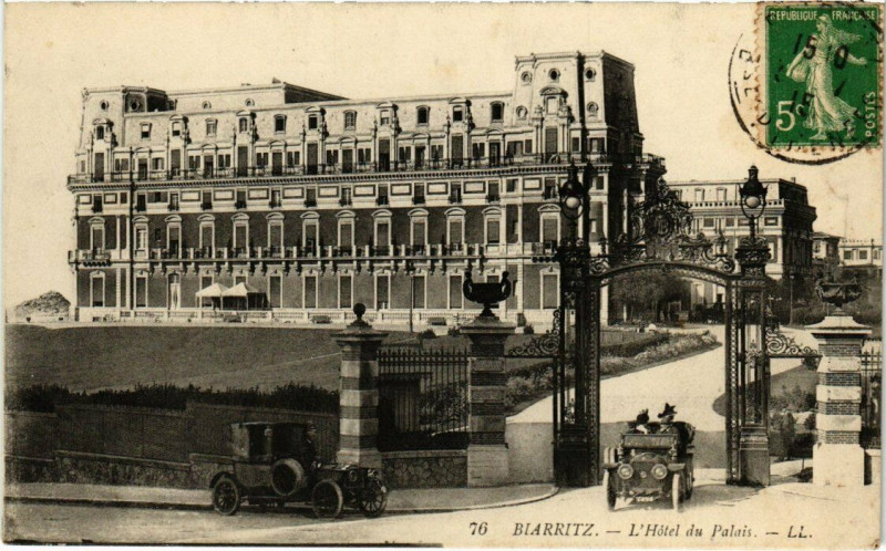Carte postale ancienne Biarritz - L'Hotel du Palais à Biarritz