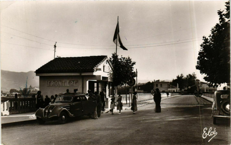 Carte postale ancienne Hendaye Frontiere pont international à Hendaye