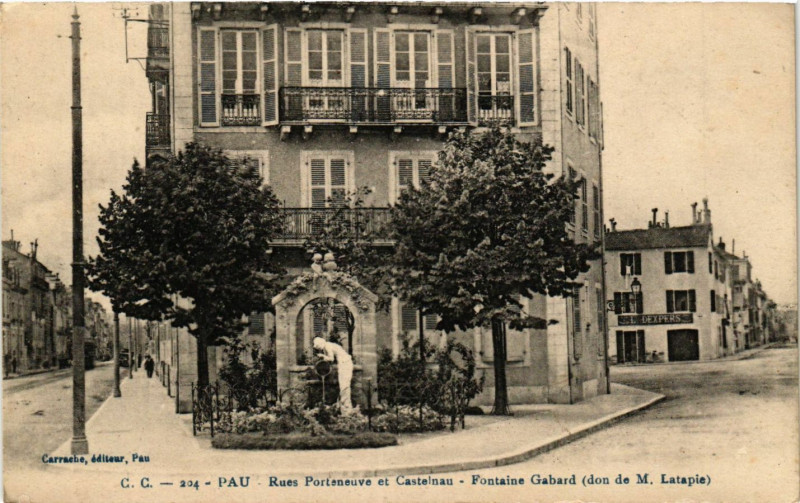 Carte postale ancienne Pau - Rues Porteneuve et Castelnau - Fontaine Gabard (Don de M... à Pau