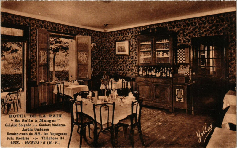 Carte postale ancienne Hotel de la Paix Sa Salle a Manger - Cuisine Soignée - Confort à Ger