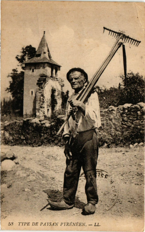 Carte postale ancienne Type de Paysan Pyrenéen