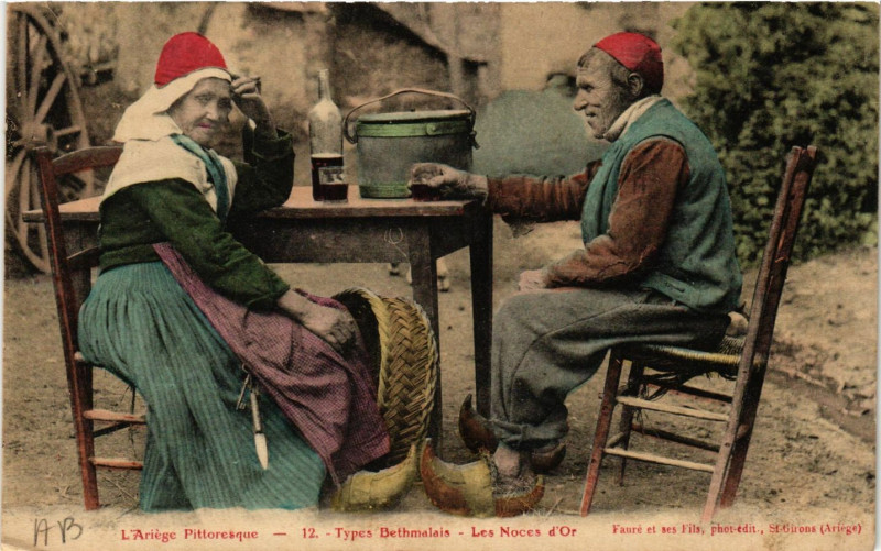 Carte postale ancienne Types Bethmalais Les Noces d'Or