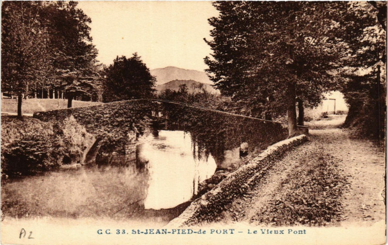 Carte postale ancienne Saint-Jean-Pied-de-Port Le Vieux Pont à Saint-Jean-Pied-de-Port