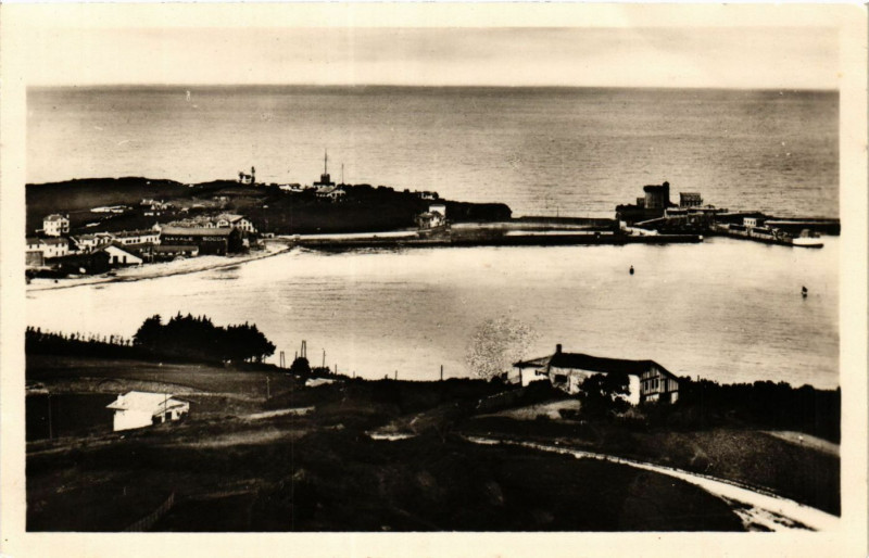 Carte postale ancienne Saint-Jean-de-Luz Vue sur Soccoa prise de la Tour de Bordagain à Saint-Jean-de-Luz