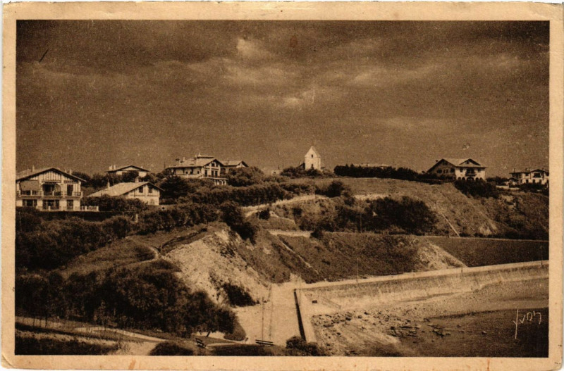 Carte postale ancienne Saint-Jean-de-Luz Le quartier Sainte-Barbe à Saint-Jean-de-Luz