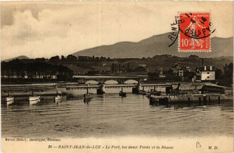 Carte postale ancienne Saint-Jean-de-Luz Le Port les deux Ponts et la Rhune à Saint-Jean-de-Luz