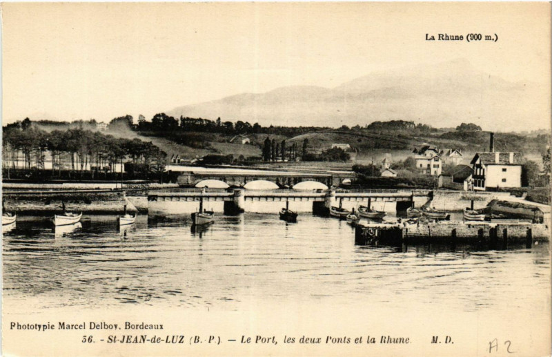 Carte postale ancienne Le Port, les deux ponts et la Rhûne à Saint-Jean-de-Luz