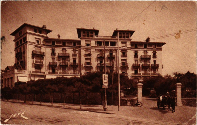 Carte postale ancienne Saint-Jean-de-Luz Le Golf Hotel face a la Plage à Saint-Jean-de-Luz