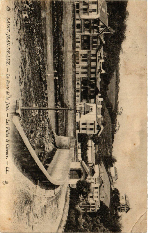 Carte postale ancienne Saint-Jean-de-Luz La Route de la Jetée-Les Villas de Ciboure à Saint-Jean-de-Luz