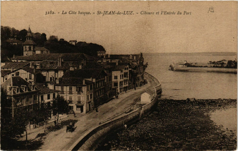 Carte postale ancienne Saint-Jean-de-Luz Ciboure et l'Entrée du Port à Saint-Jean-de-Luz
