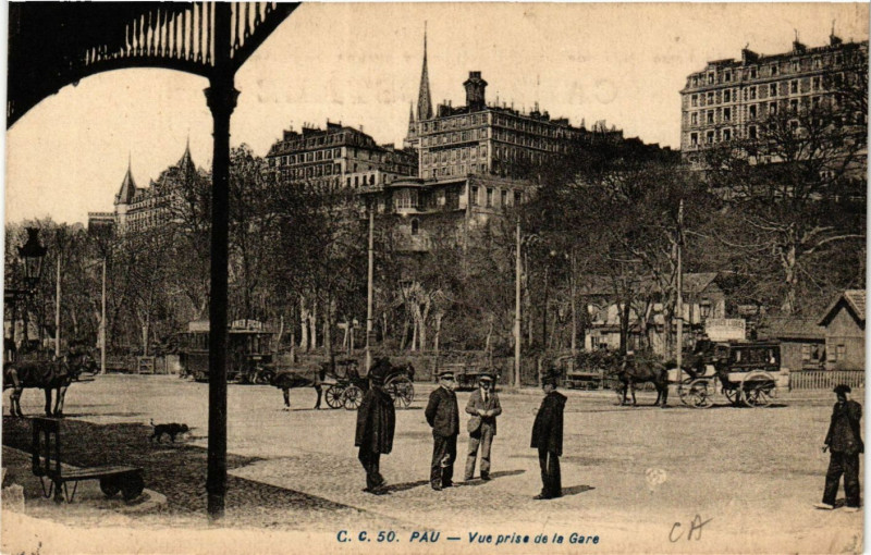 Carte postale ancienne Pau Vue prise de la Gare à Pau