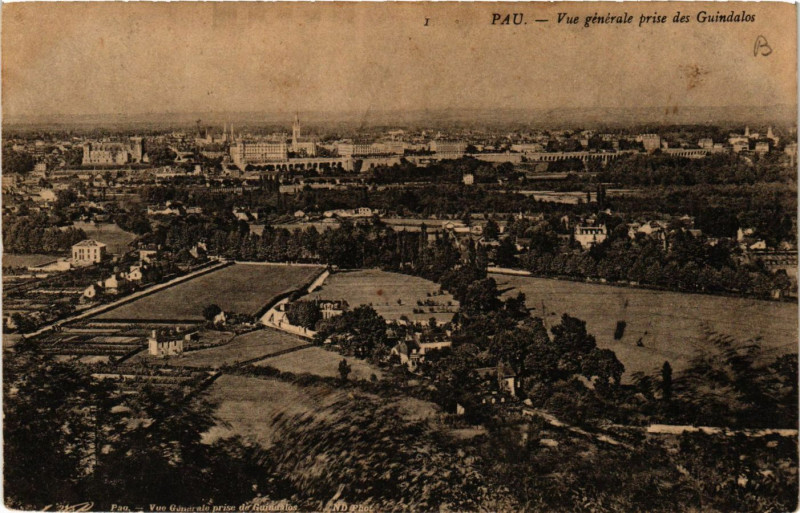 Carte postale ancienne Pau Vue générale prise de Guindalos à Pau