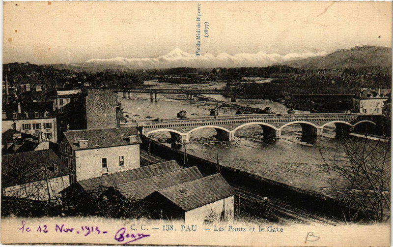 Carte postale ancienne Pau Les Pont et le Gave à Pau