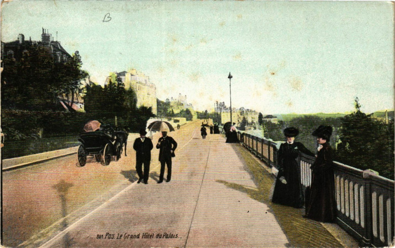 Carte postale ancienne Pau Le Grand Hotel du Palais à Pau