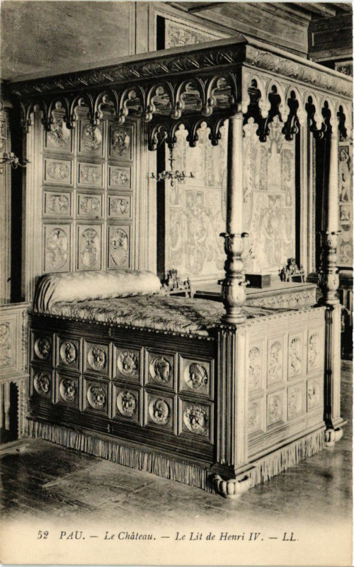 Carte postale ancienne Pau Le Chateau-Le Lit de Henri Iv à Pau