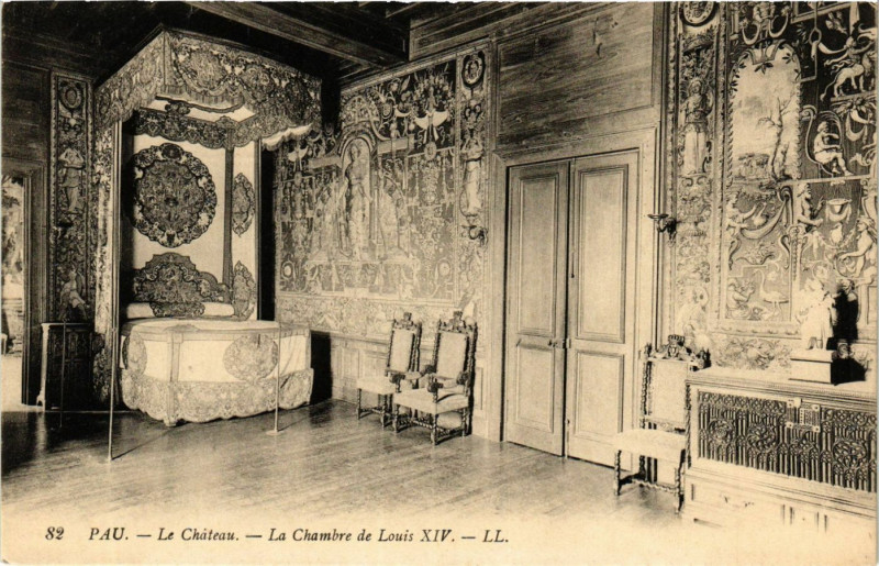 Carte postale ancienne Pau Le Chateau-La Chambre de Louis Xiv à Pau
