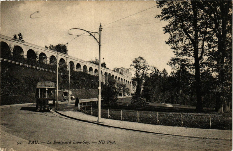 Carte postale ancienne Pau Le Boulevard Leon Say à Pau