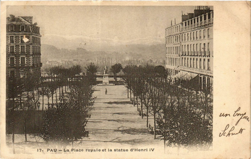 Carte postale ancienne Pau La Place Royale et la Statue d'Henri Iv à Pau