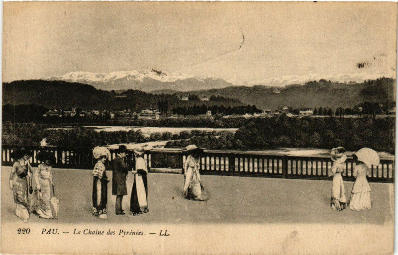 Carte postale ancienne Pau La Chaine des Pyrenées à Pau