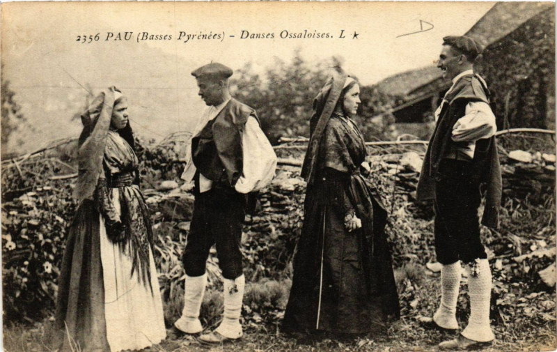Carte postale ancienne Pau Danses Ossaloises à Pau