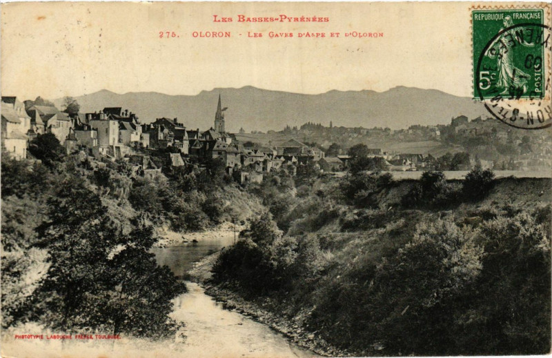 Carte postale ancienne Oloron Les Gaves d'Aspe et d'Oloron