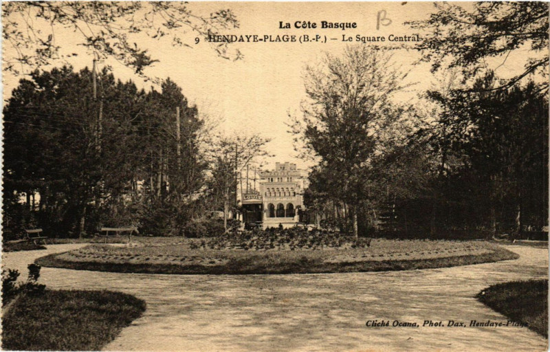 Carte postale ancienne Hendaye Plage-Le Square Central à Hendaye