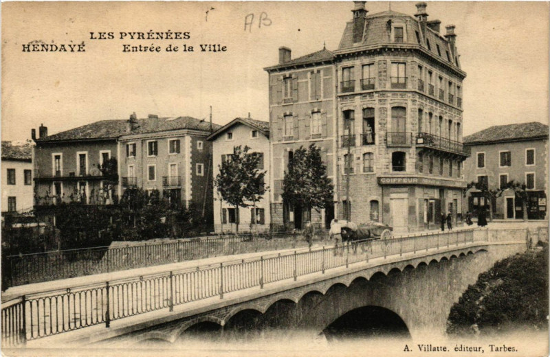Carte postale ancienne Hendaye Entrée de la Ville à Hendaye