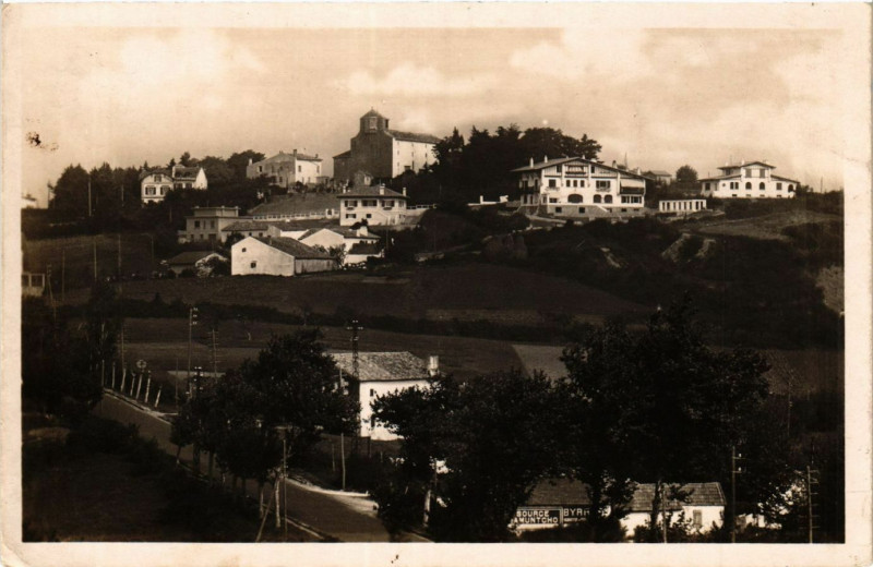 Carte postale ancienne Guethary Quartier de l'Eglise à Guéthary