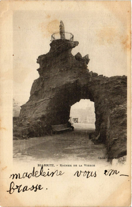 Carte postale ancienne Biarritz Rocher de la Vierge à Biarritz