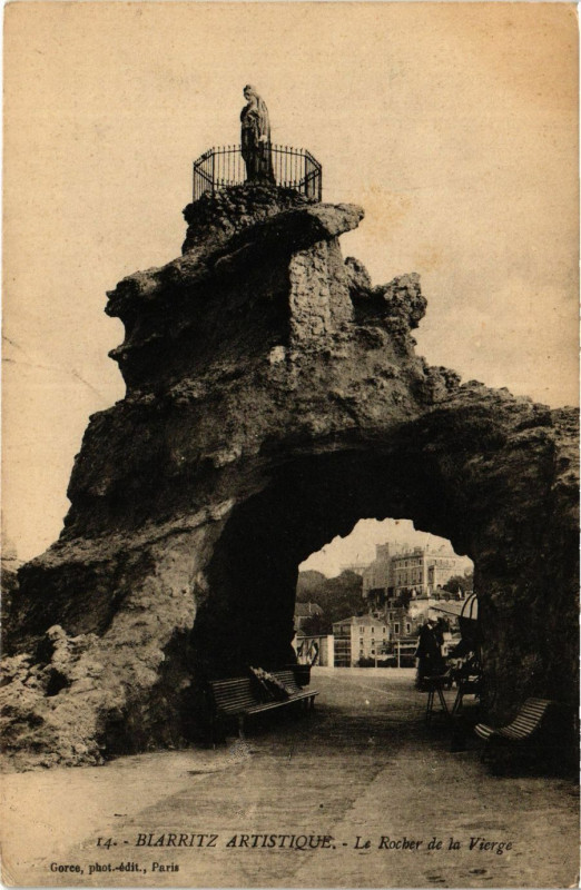 Carte postale ancienne Biarritz Le Rocher de la Vierge à Biarritz
