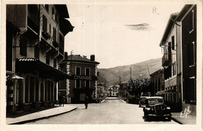 Carte postale ancienne Behobie Le Pont International-La Douane